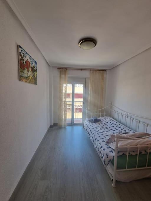 Sagunto Lovely Three-Bedroom Apartment In Puerto De Sagunt מראה חיצוני תמונה
